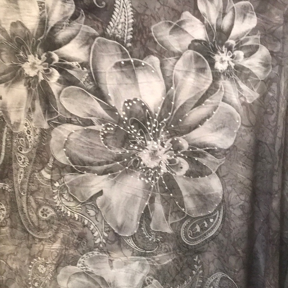 Shirt - Picture 2 of 5